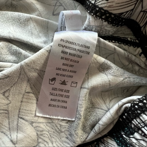 Leggings Depot (2) & Unbranded (1) lot of butter soft leggings. One Size. - Picture 9 of 11